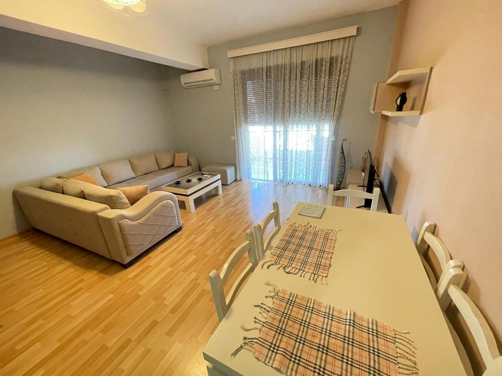 Xhemi'S Apartment Sarande Luaran gambar