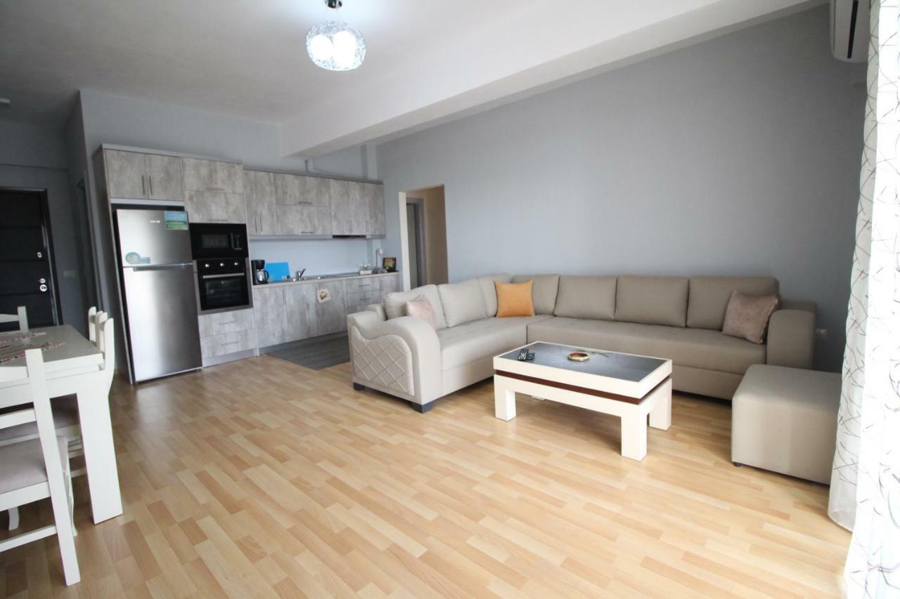 Xhemi'S Apartment Sarande Luaran gambar